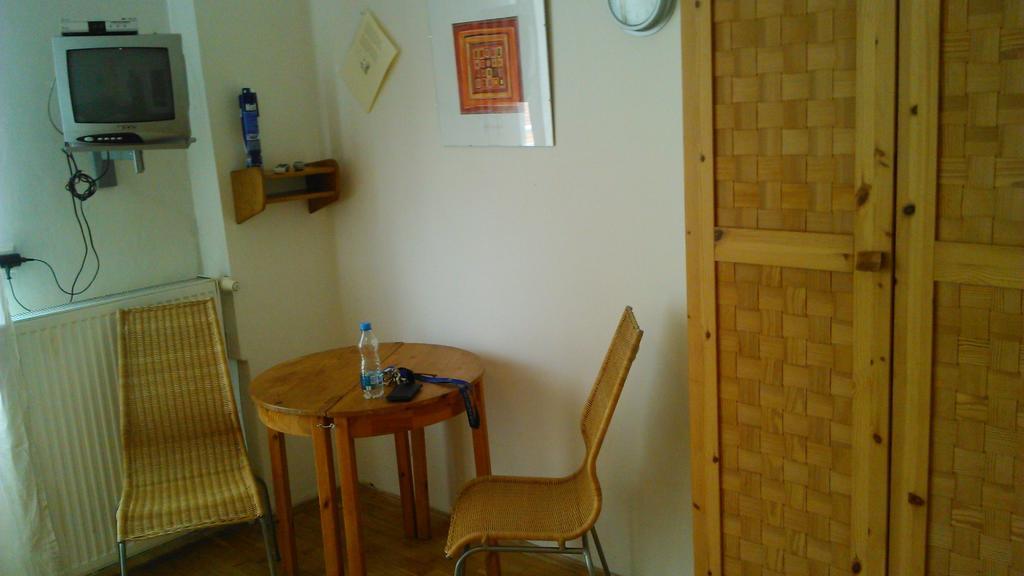 Luxury Family Hotel Royal Palace Prague Luaran gambar A typical room at the hostel