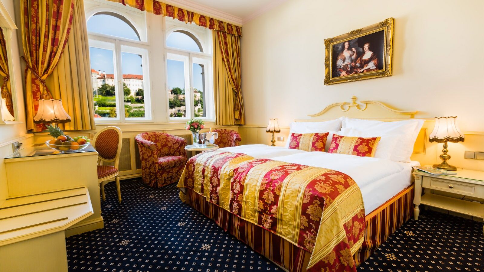 Luxury Family Hotel Royal Palace Prague Bilik gambar A room at the hotel