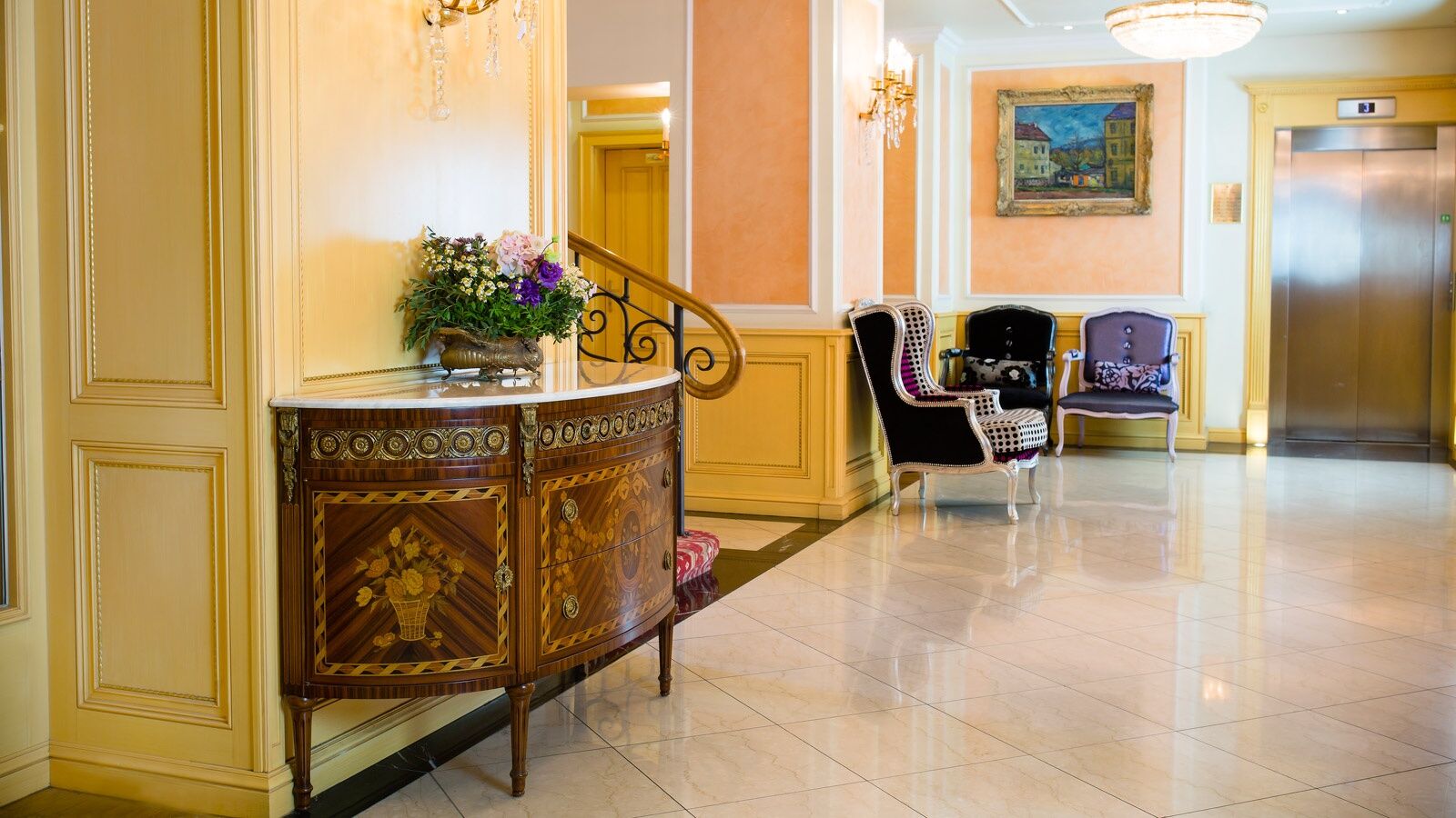 Luxury Family Hotel Royal Palace Prague Dalaman gambar Interior of the hotel