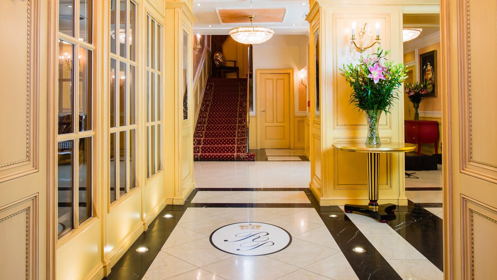 Luxury Family Hotel Royal Palace Prague Dalaman gambar
